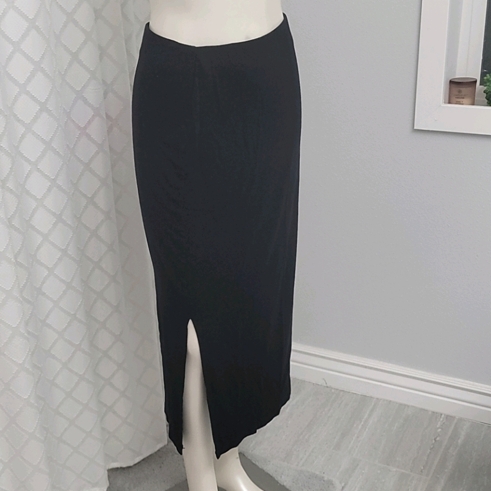 Black Midi skirt